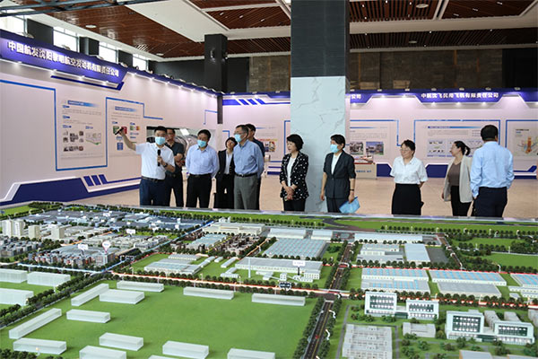 省政協(xié)副主席盧柯來(lái)集團(tuán)調(diào)研